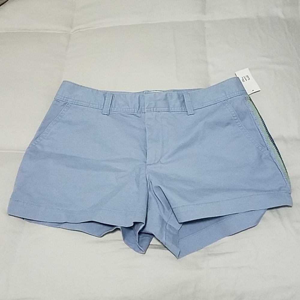 NWT gap shorts , 6 short